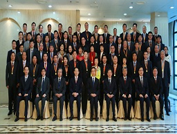 韓正楊雄會(huì)見(jiàn)非公經(jīng)濟(jì)優(yōu)秀建設(shè)者代表